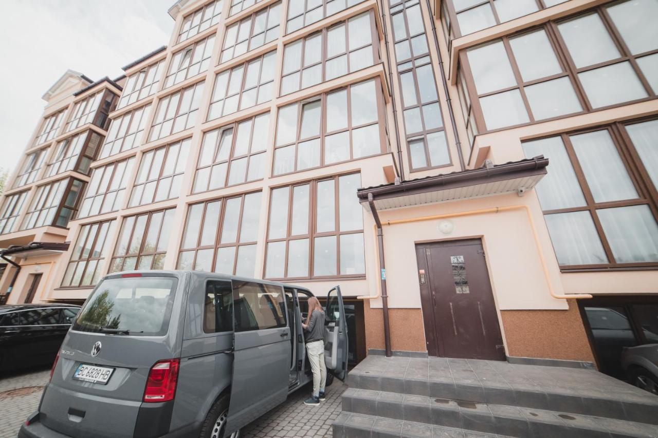 Kostjukowski Apartments Mudroho 12 V Lwów Zewnętrze zdjęcie